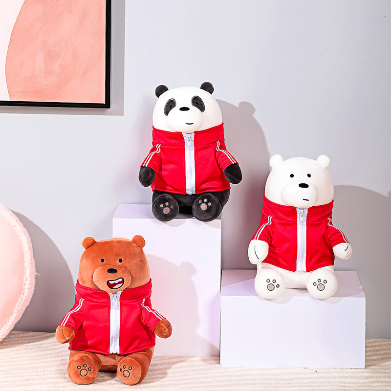 Peluche Panda della collezione We Bare Bear che indossa una felpa rossa con zip, removibile.