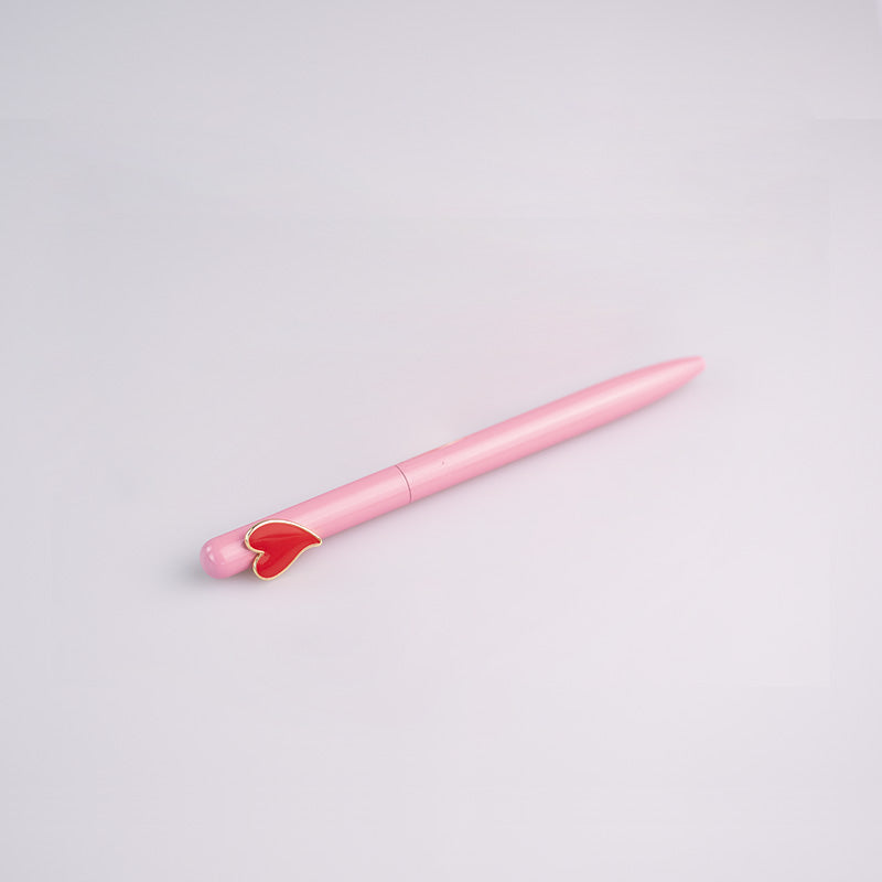 Penna Love color rosa con tre varianti di cuori