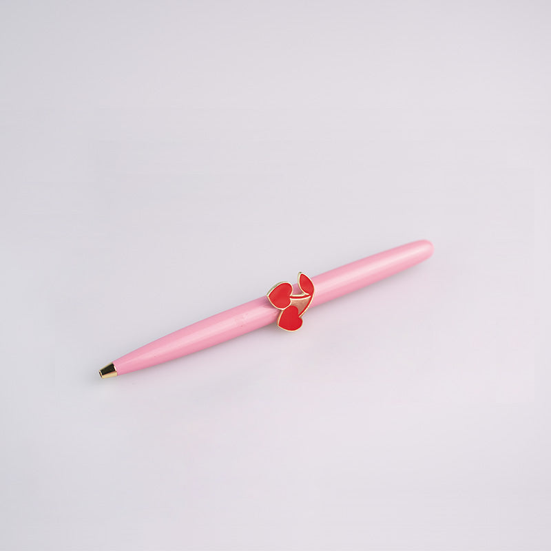 Penna Love color rosa con tre varianti di cuori